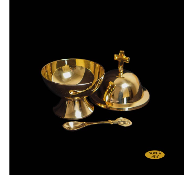 NAVICULA WITH BRASS SPOON